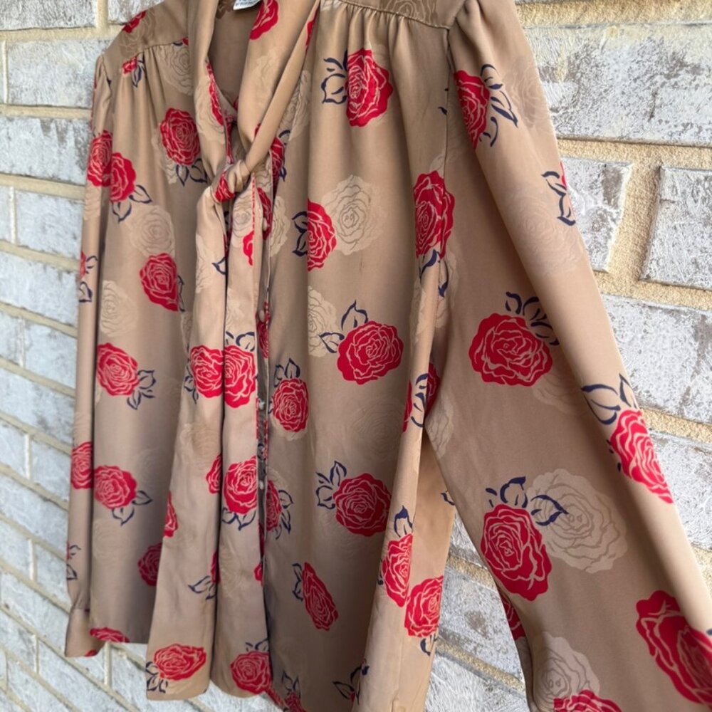 Marlisa by Elle Designs Long Sleeve Tie Neck Button Up Floral Blouse Size 12 - Picture 7 of 9